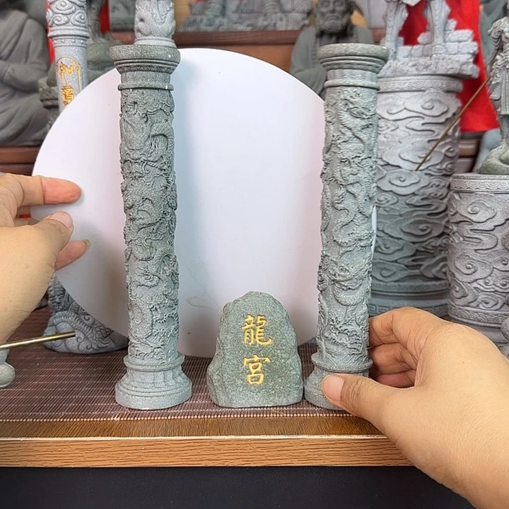 石材龙柱2根+龙宫