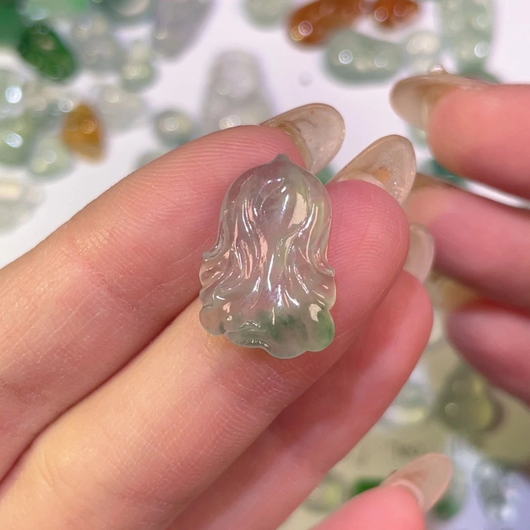 翡翠未镶嵌颈饰裸石