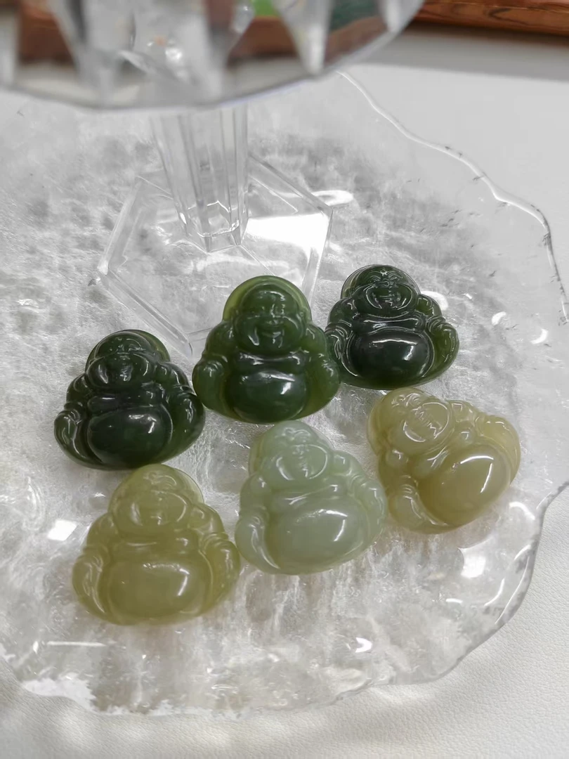 天然和田玉精品大佛公吊坠（多样性发货）高29-30mm拍一发一