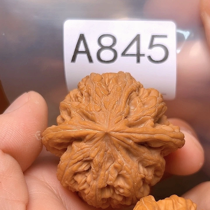 吊坠文玩核桃45免大粗筋