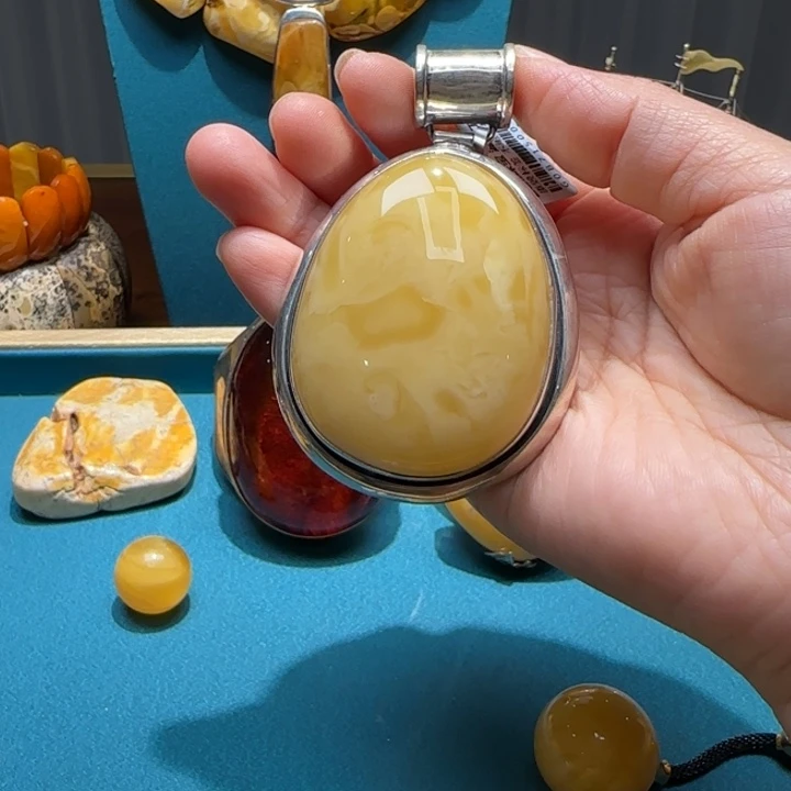 琥珀未镶嵌颈饰波兰设计款琥珀蜜蜡