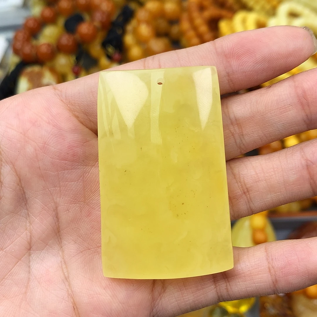 未镶嵌琥珀珠宝奇石