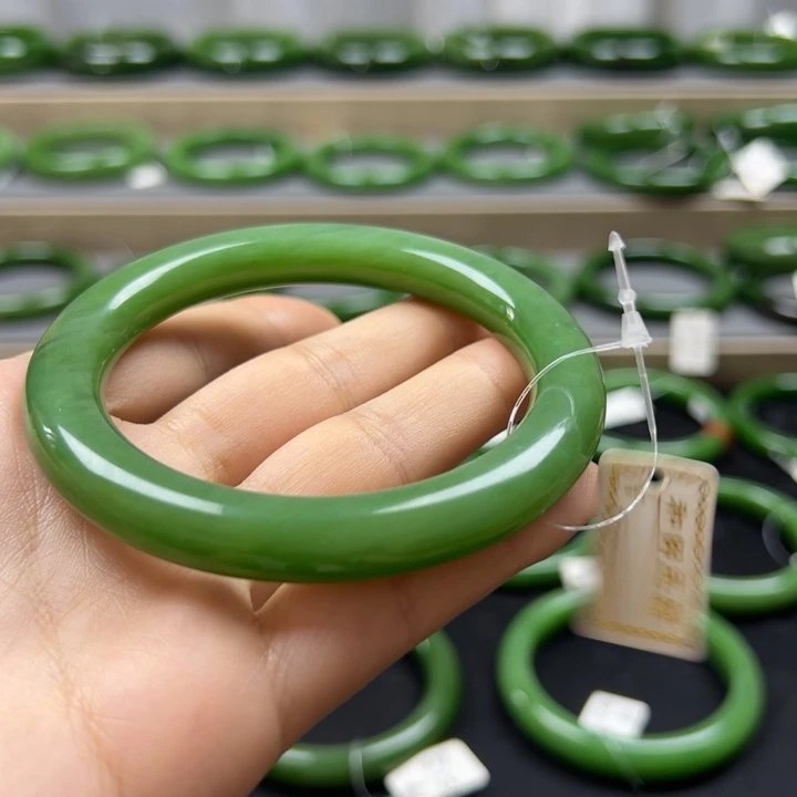 和田玉（碧玉）手镯未镶嵌