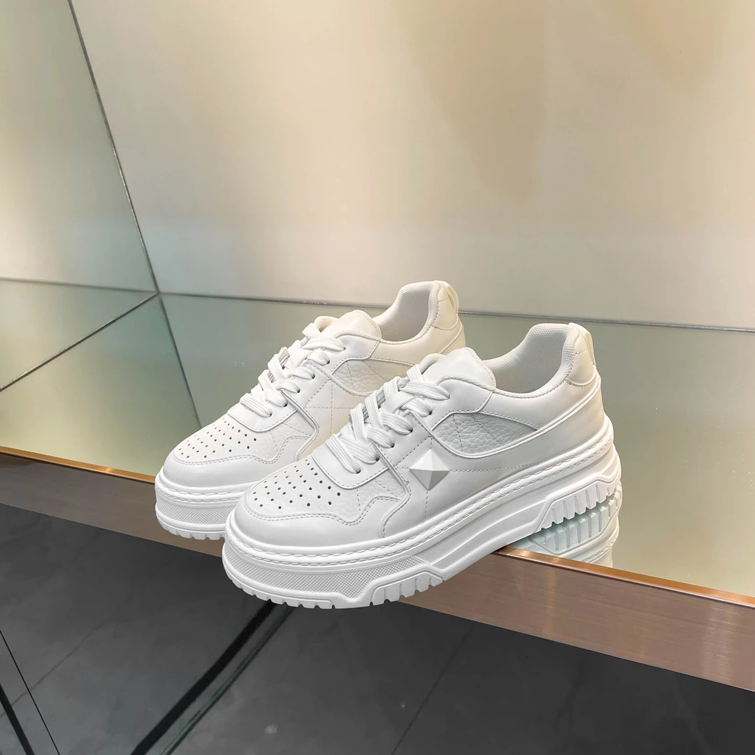 低帮增高男鞋新款秋季透气真皮潮鞋运动男士男款小白鞋白色休闲鞋
