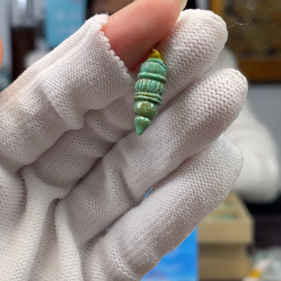 绿松石未镶嵌挂件