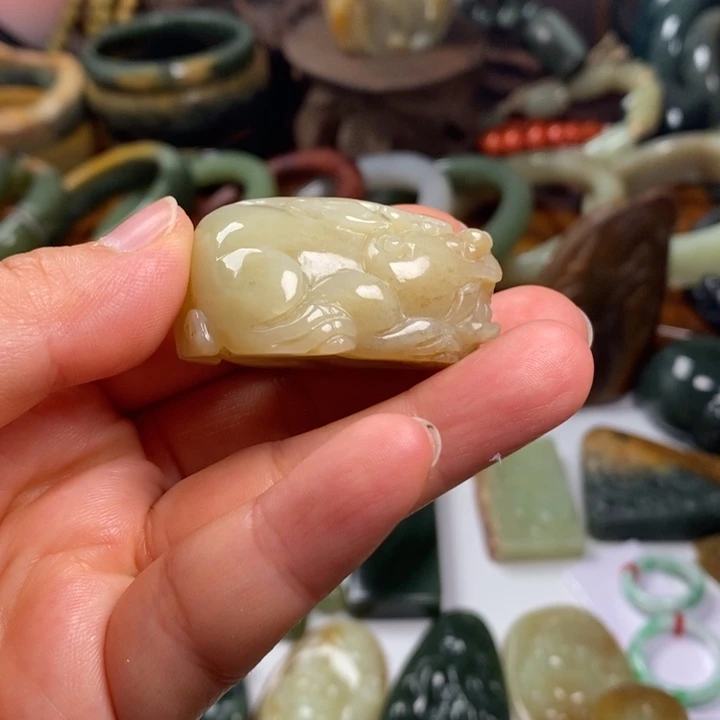 岫岩河磨玉（透闪石质玉）未镶嵌颈饰