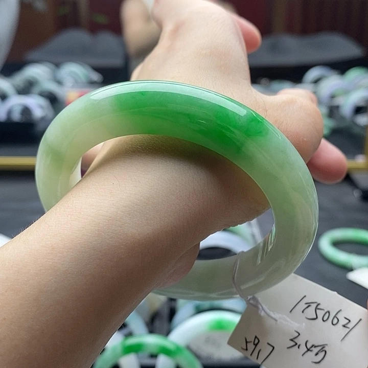 翡翠手镯未镶嵌59➕圈口