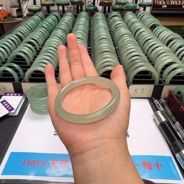 东陵石手镯未镶嵌