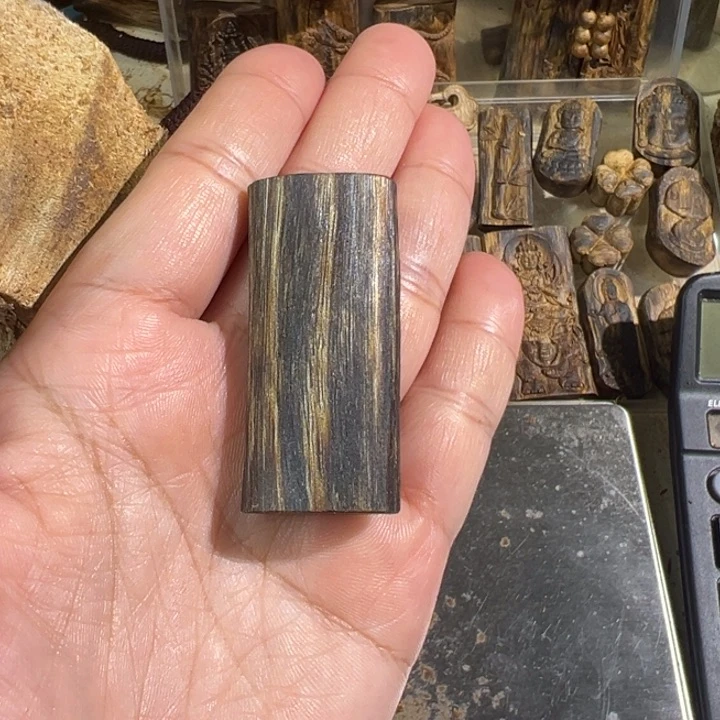 沉香吊坠绿棋楠沉香吊坠8.3克