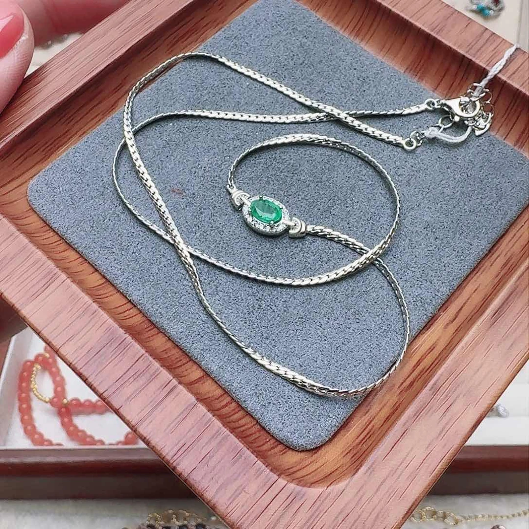 祖母绿颈饰银S925镶嵌