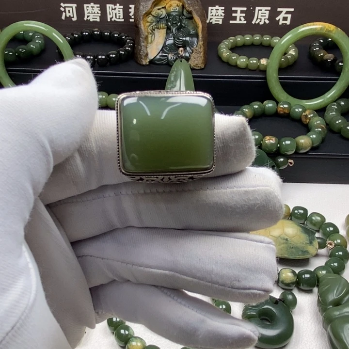 岫岩老玉（透闪石质玉）戒指未镶嵌