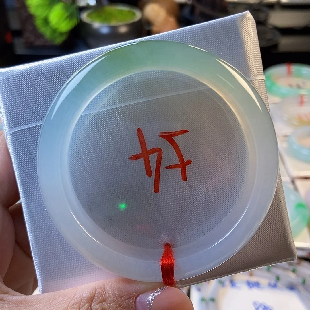 翡翠未镶嵌手镯30半山水