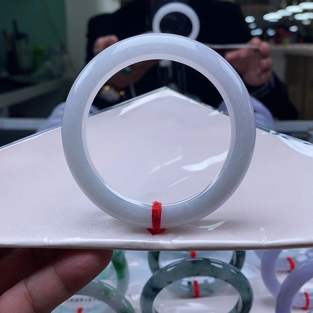 翡翠未镶嵌手镯正圈粉装