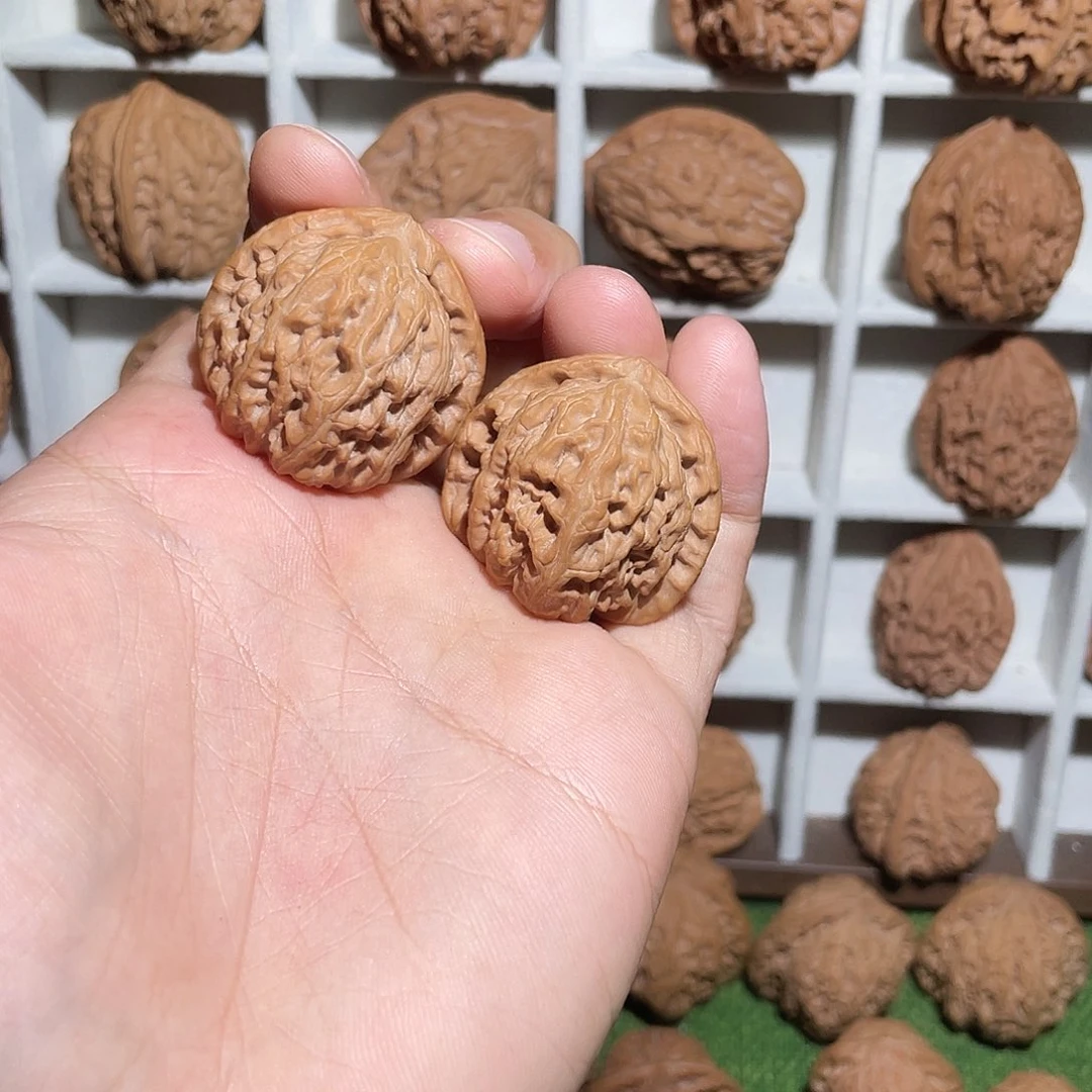 吊坠文玩核桃34手捻三角白