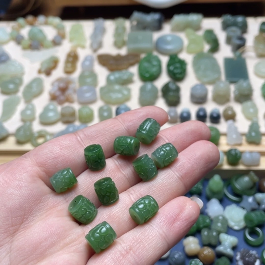 和田玉未镶嵌吊坠(不含链)一个