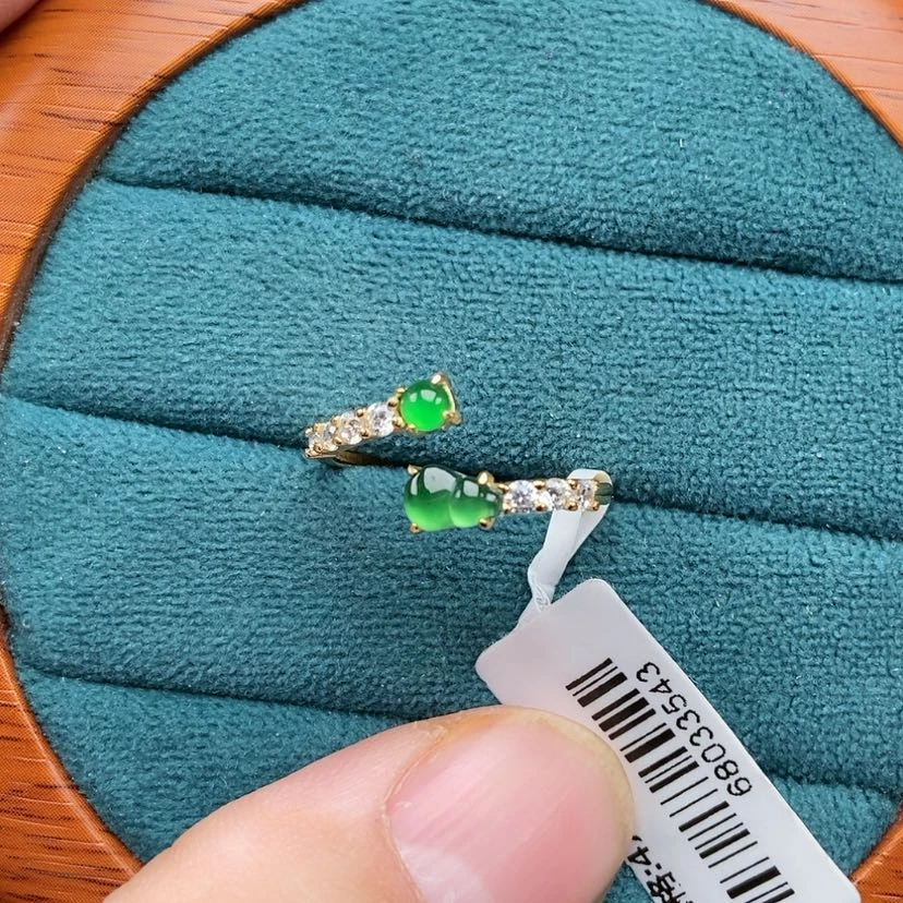 【闪购商品】银S925镶嵌戒指翡翠小****?