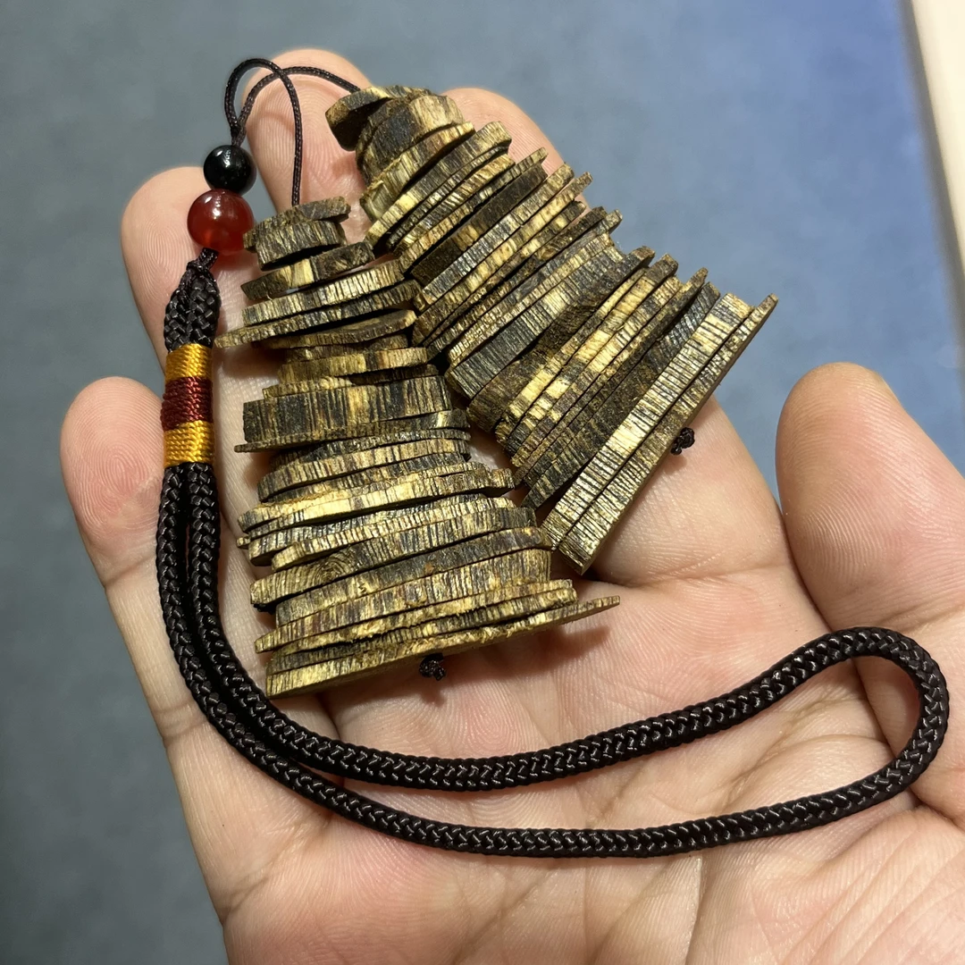 沉香海南莺歌绿随型单圈吊坠车挂多样性发其一