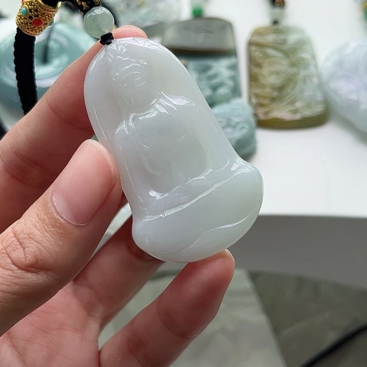 翡翠未镶嵌颈饰小***凉翡翠