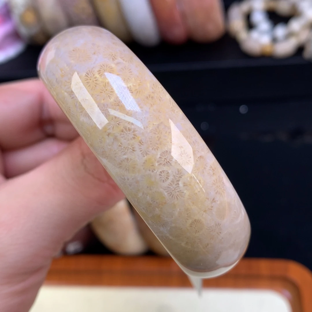 硅化珊瑚（珊瑚玉）未镶嵌颈饰67号56.2圈奶黄小花