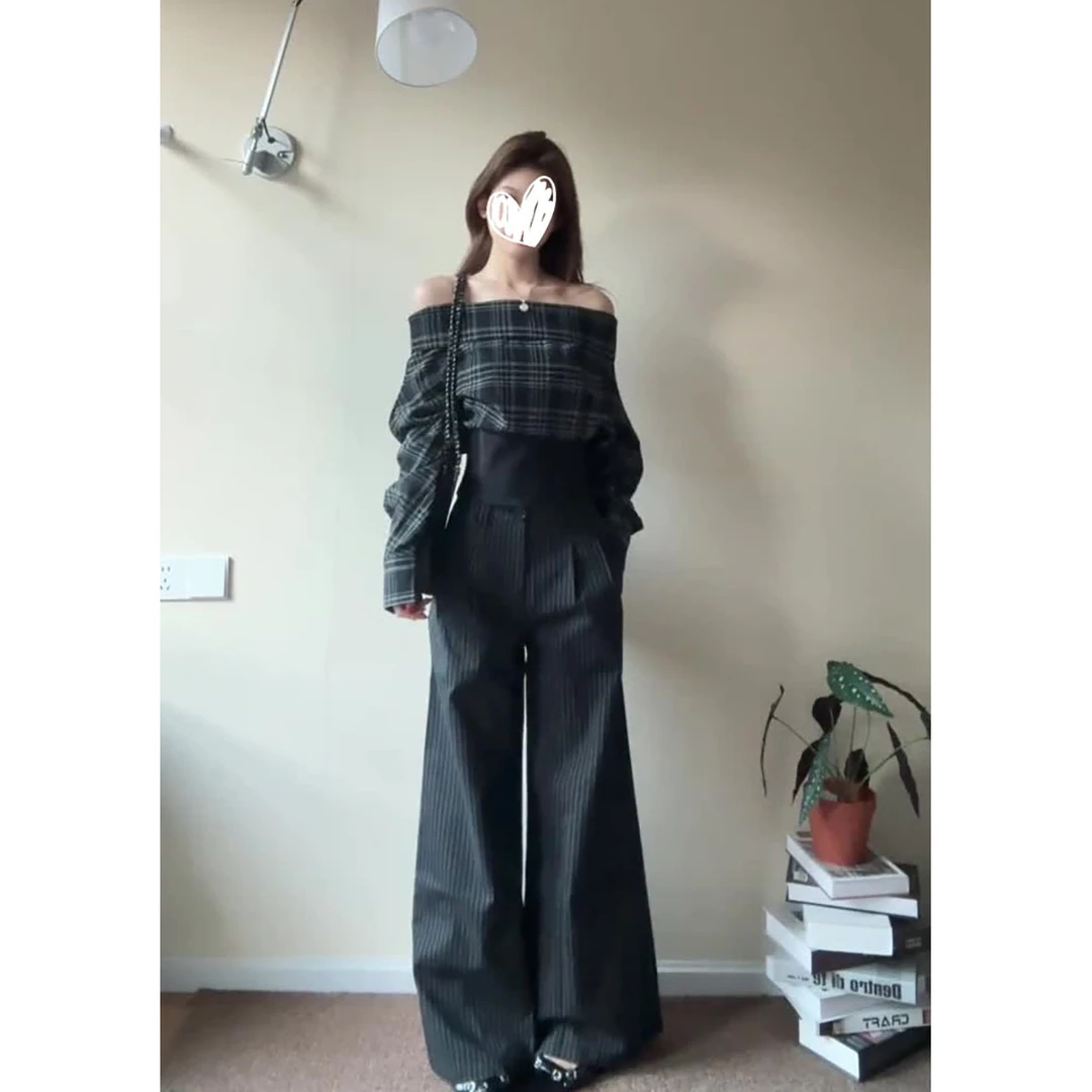 慵懒风黑白撞色设计感一字肩收腰长袖上衣女秋宽松条纹休闲裤套装