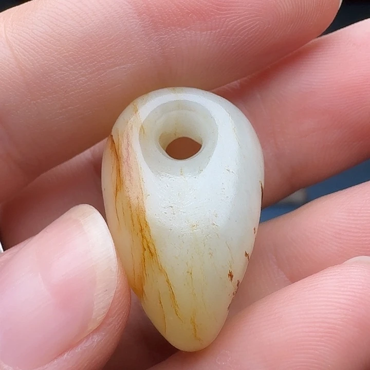 颈饰未镶嵌和田玉（白玉）