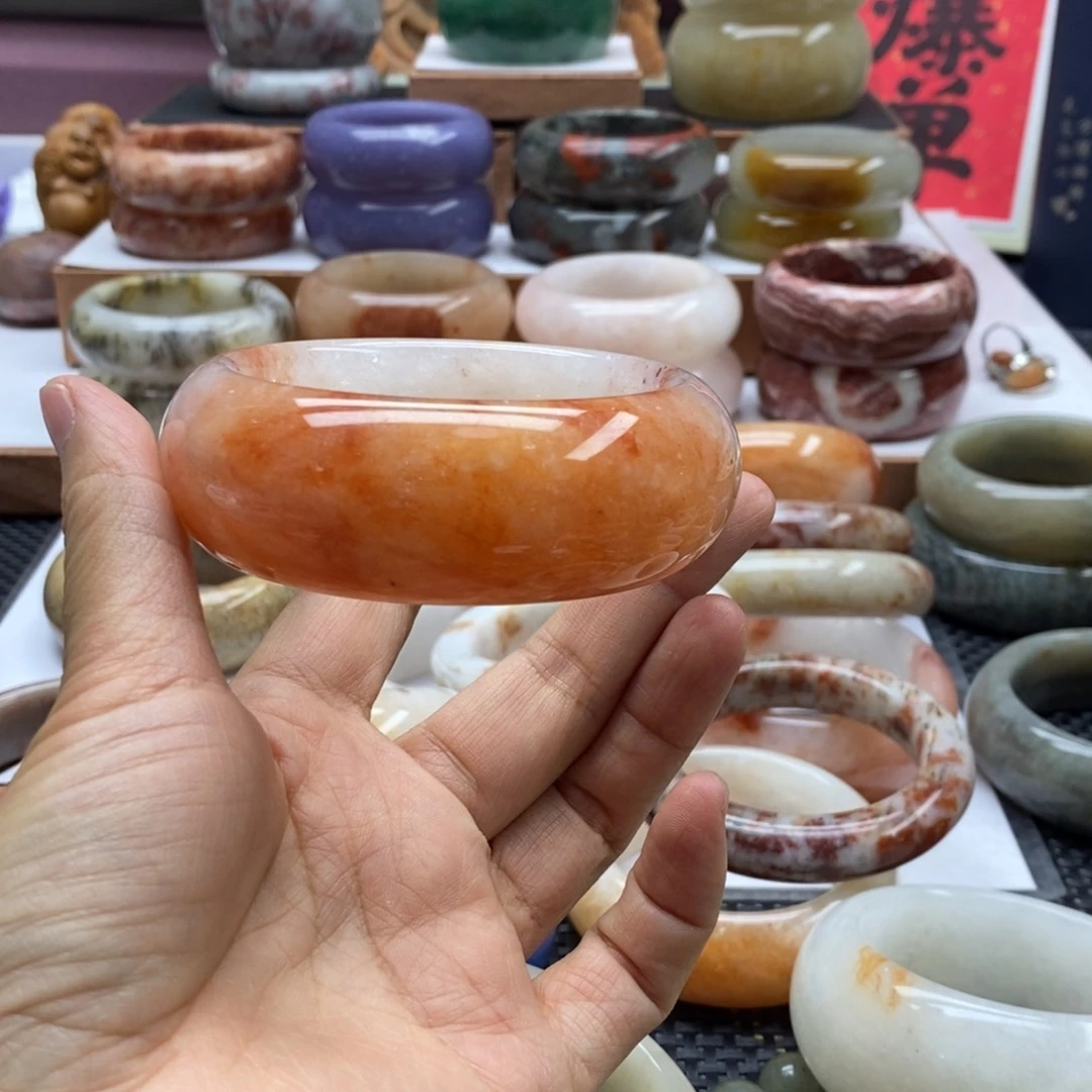 武***仪石英岩玉手镯未镶嵌