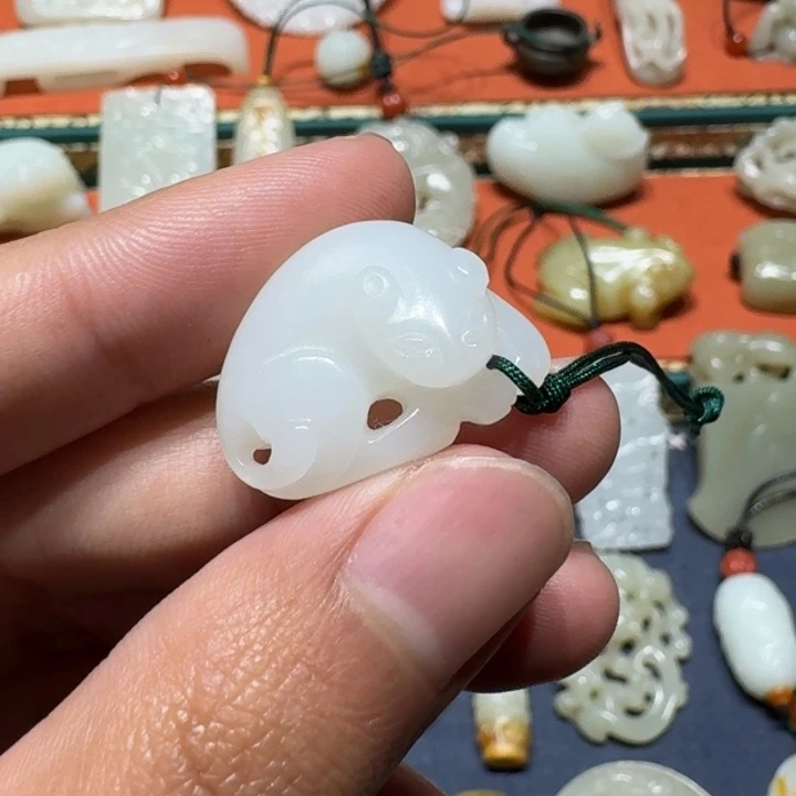 和田玉颈饰未镶嵌云**扬