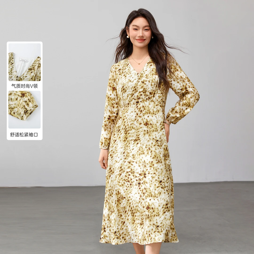 【森系度假风V领印花连衣裙】纤莉秀W大码女装胖MM连衣裙QK1189