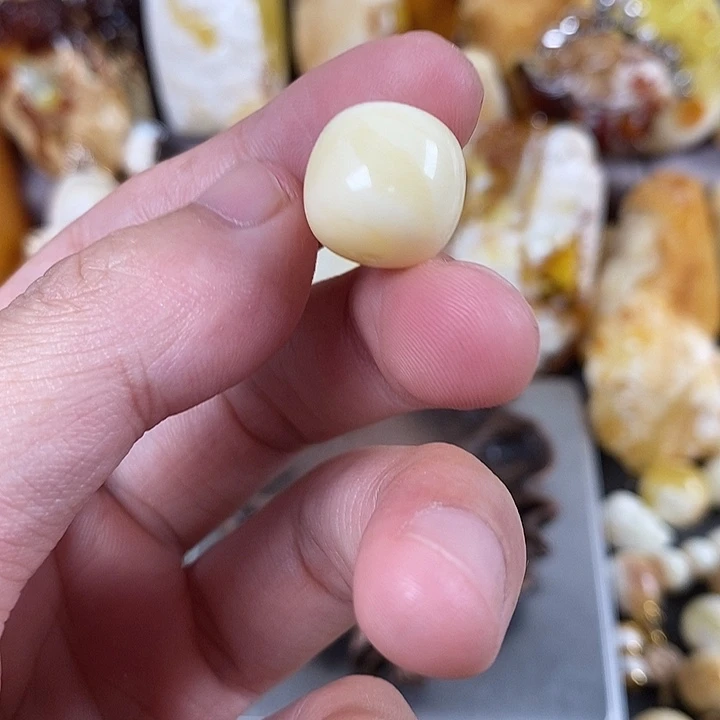 琥珀未镶嵌裸石我