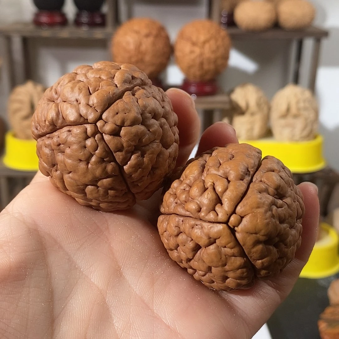 吊坠文玩核桃三瓣脑纹金刚4453