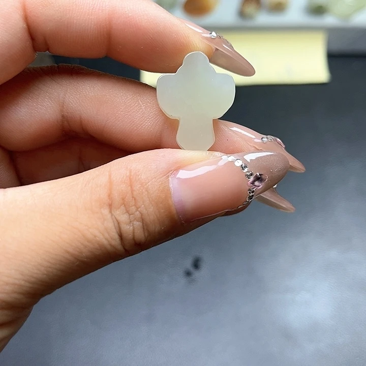 【闪购商品】和田玉未镶嵌颈饰有瑕疵