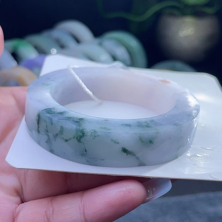 定制翡翠未镶嵌翡翠手镯