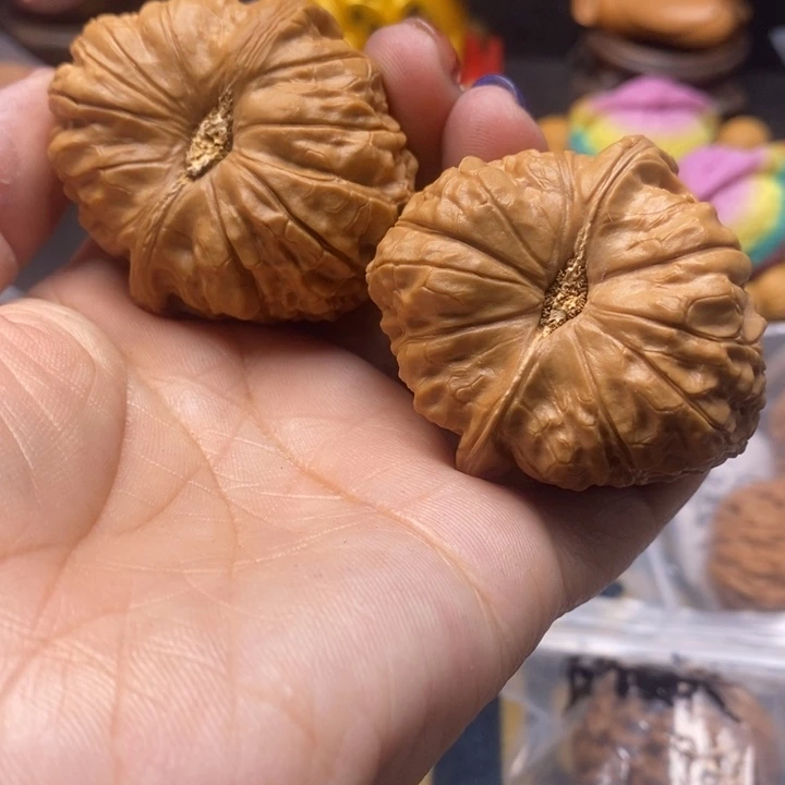 哈***哥吊坠文玩核桃南瓜墩