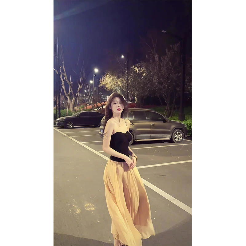 小香风黑色抹胸连衣裙子女清冷松弛感夏日绝美ootd穿搭半身裙套装