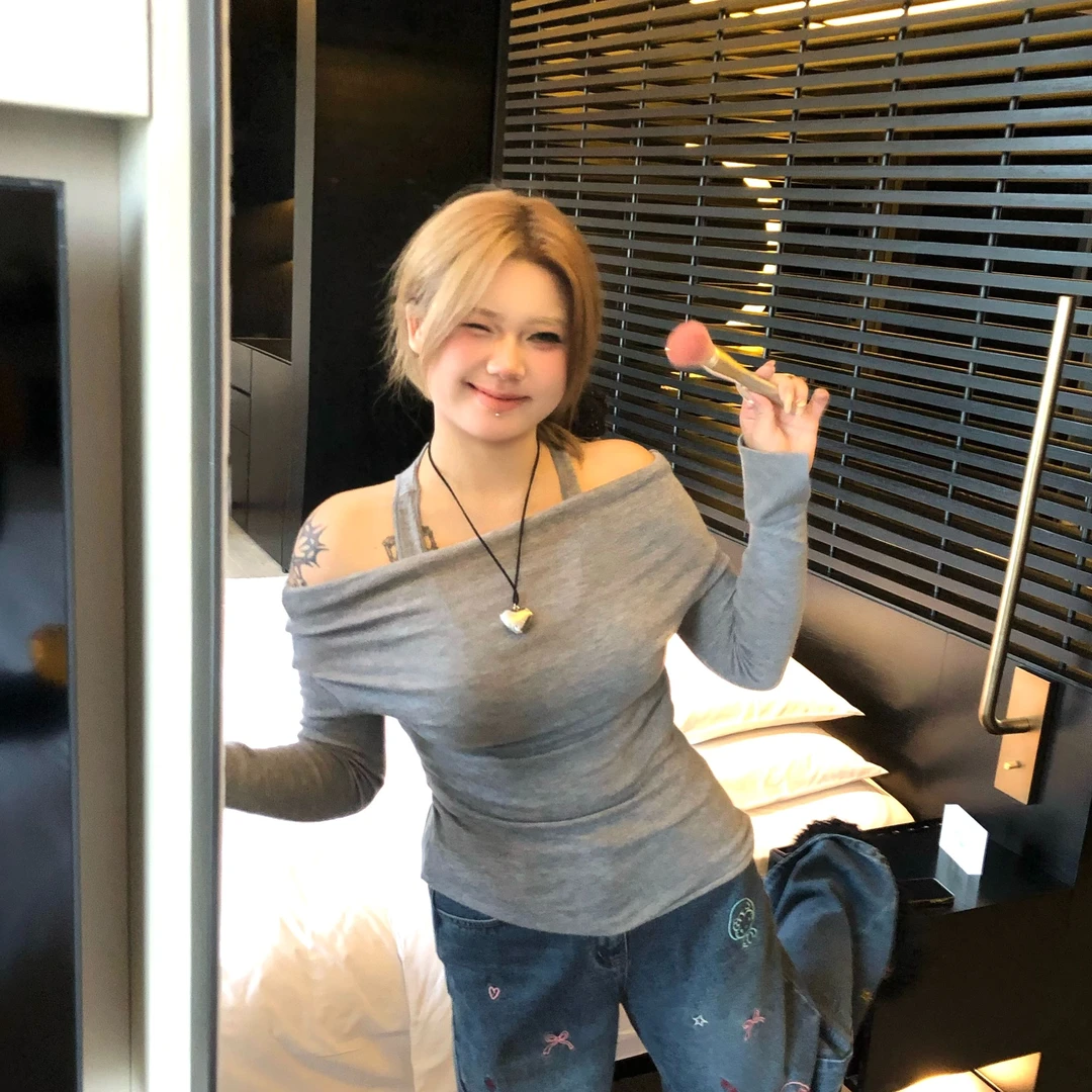 清清-【茶艺呢喃】淡颜系纯欲修身露肩百搭长袖针织衫AA243H0072