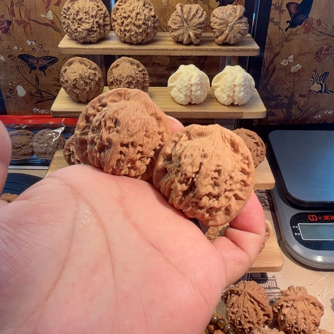 把件文玩核桃全品红狮子