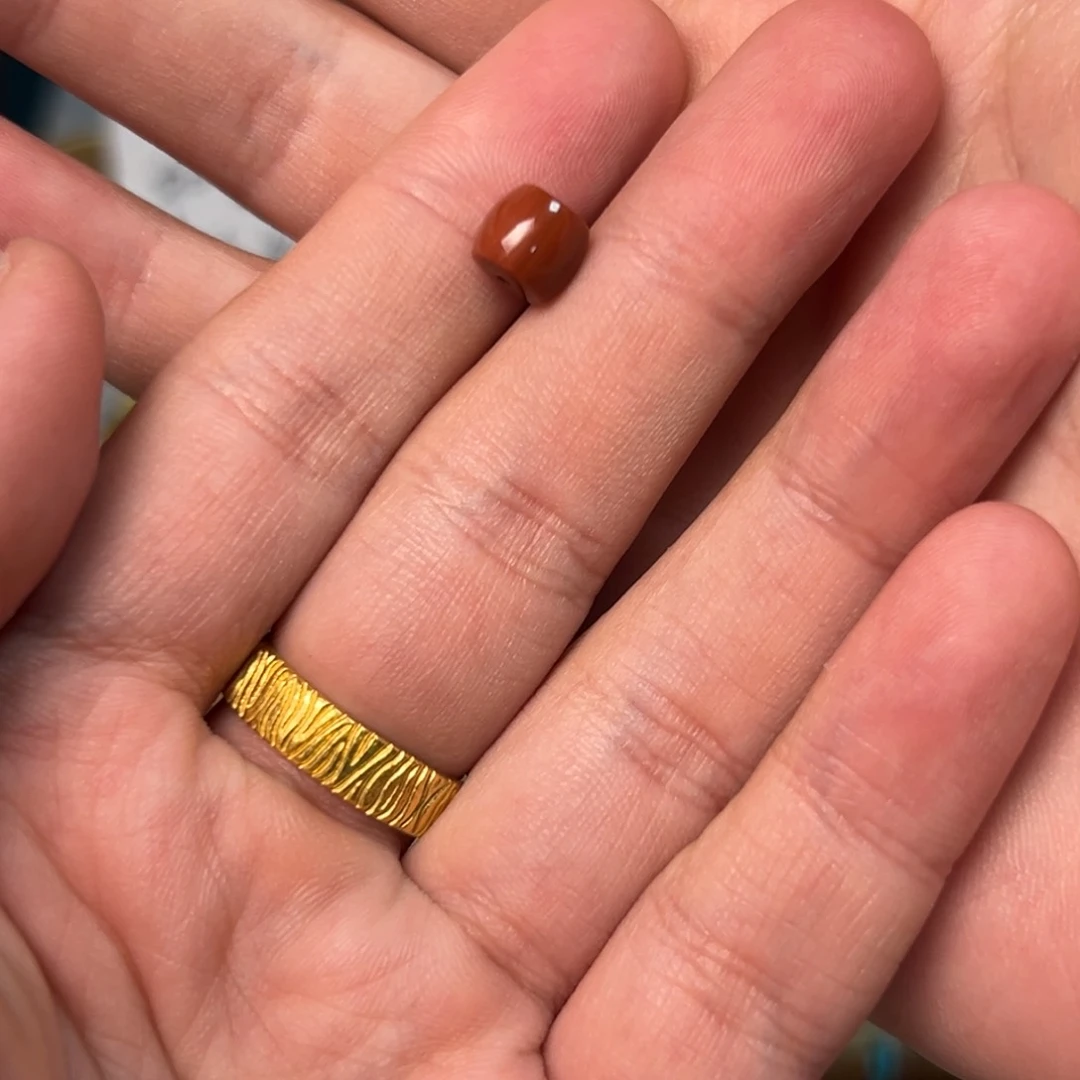 南红玛瑙配饰未镶嵌