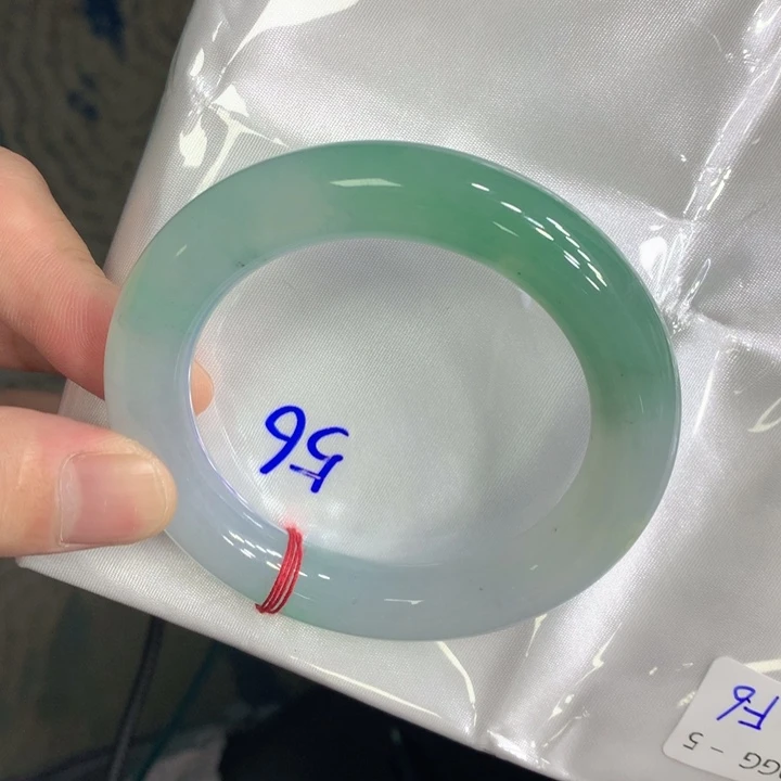 翡翠未镶嵌手镯（圆镯）翡翠