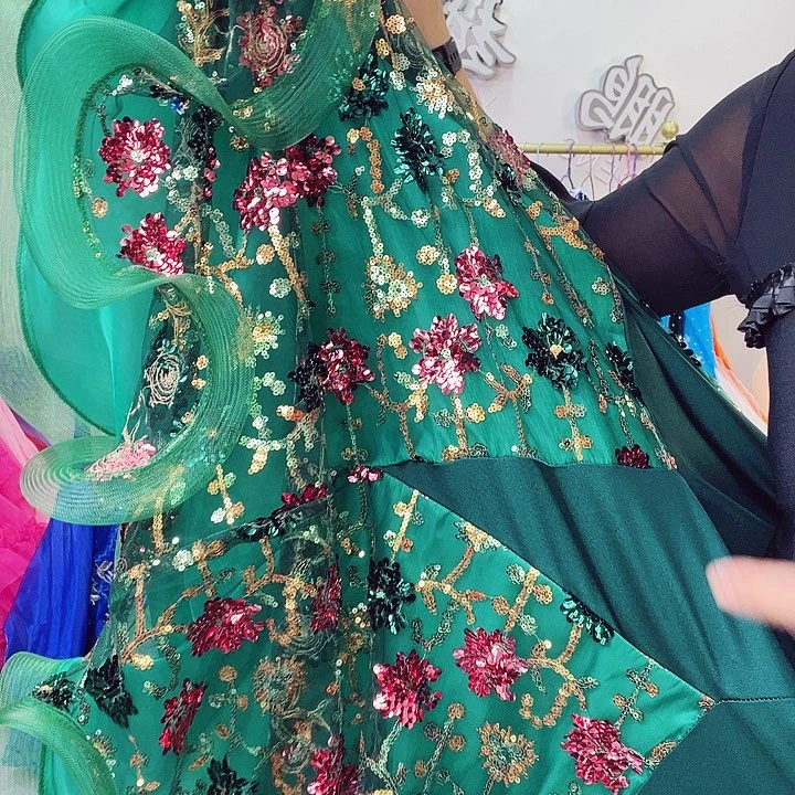 交谊舞的舞蹈动作和动作技巧都