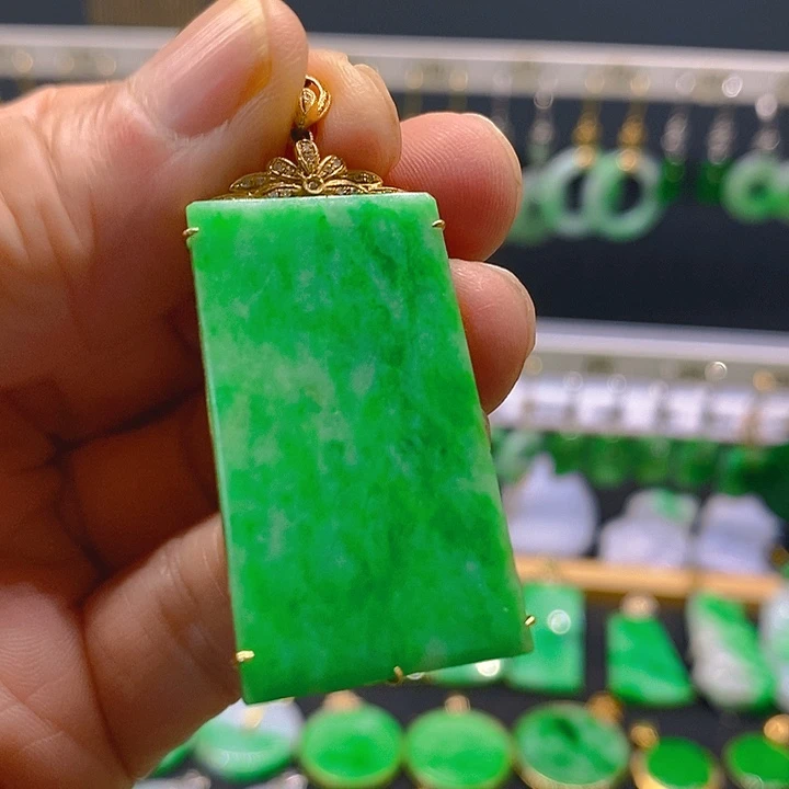 翡翠18K金镶嵌耳饰耳坠