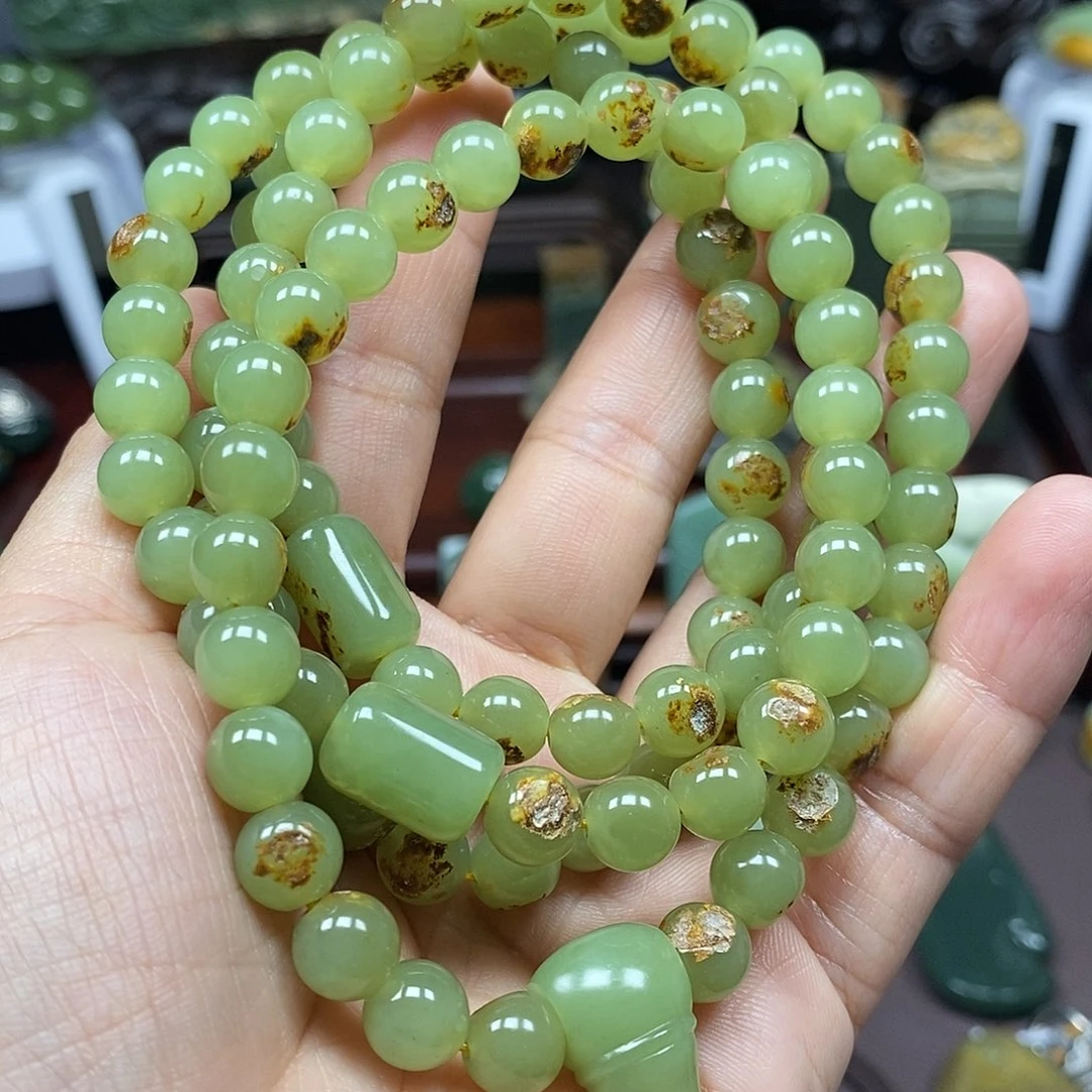 一***班岫岩河磨玉（透闪石质玉）未镶嵌颈饰