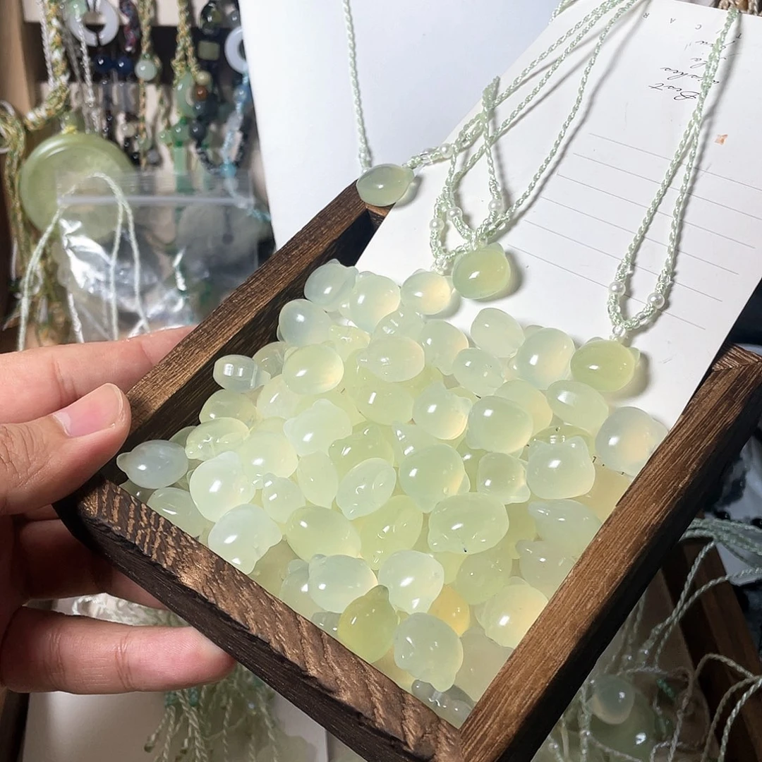蛇纹石玉合金颈饰