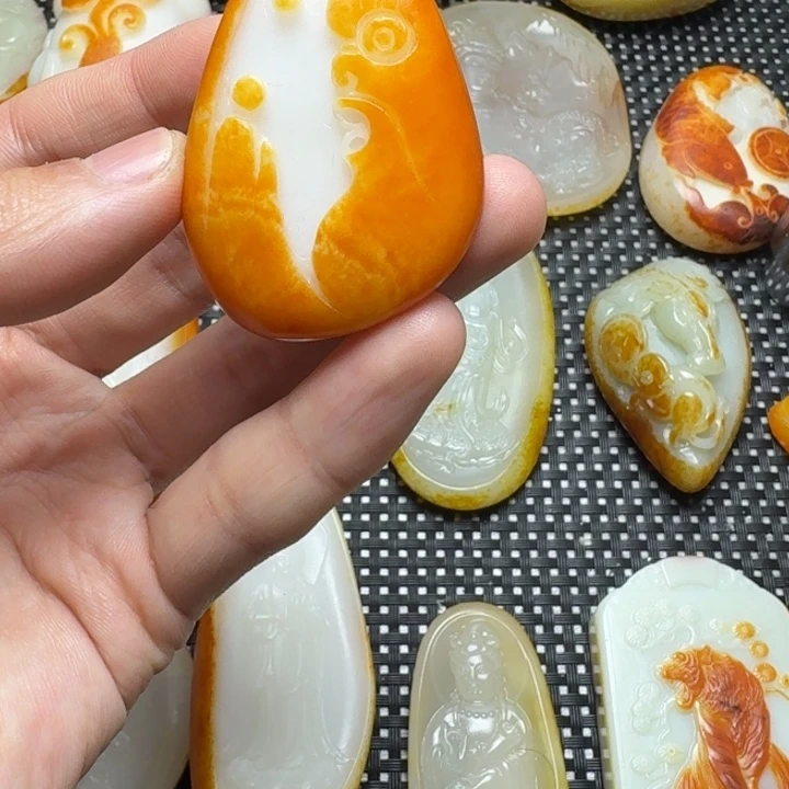 和田玉颈饰未镶嵌