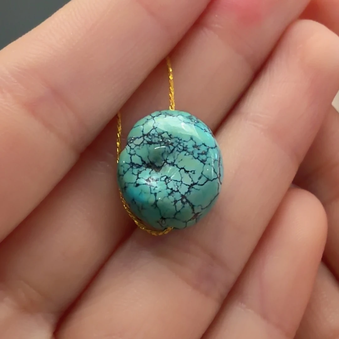 绿松石未镶嵌颈饰