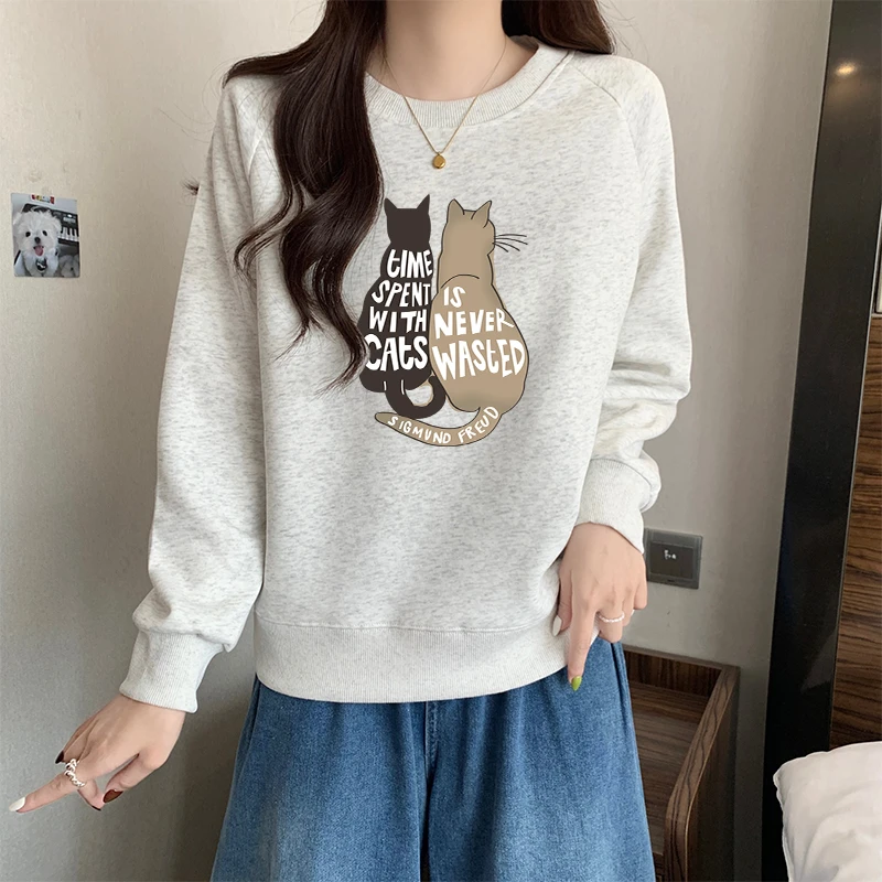 2025年秋冬新款圆领卫衣女宽松休闲时尚百搭加绒加厚小众设计上衣