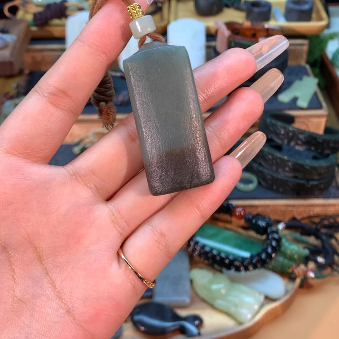 和田玉（糖玉）未镶嵌挂件