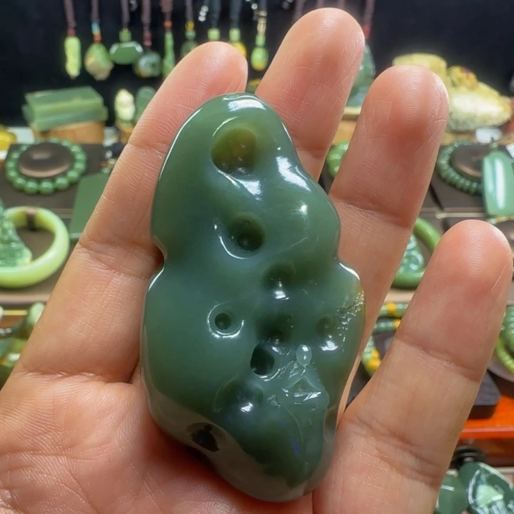 明***臺岫岩老玉（透闪石质玉）未镶嵌颈饰