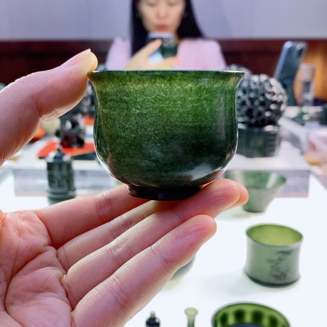 未镶嵌和田玉（青玉）摆件
