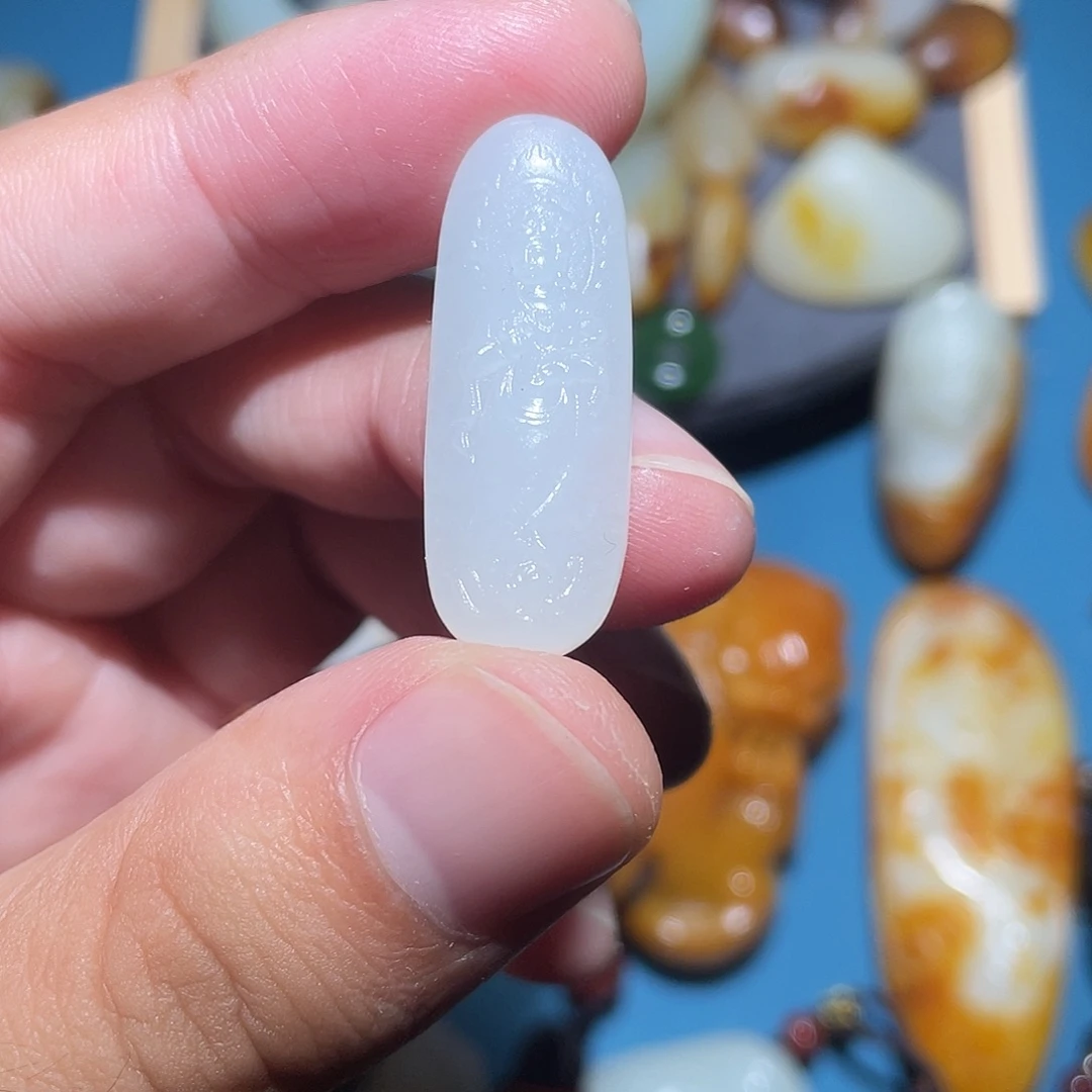 和田玉未镶嵌车挂