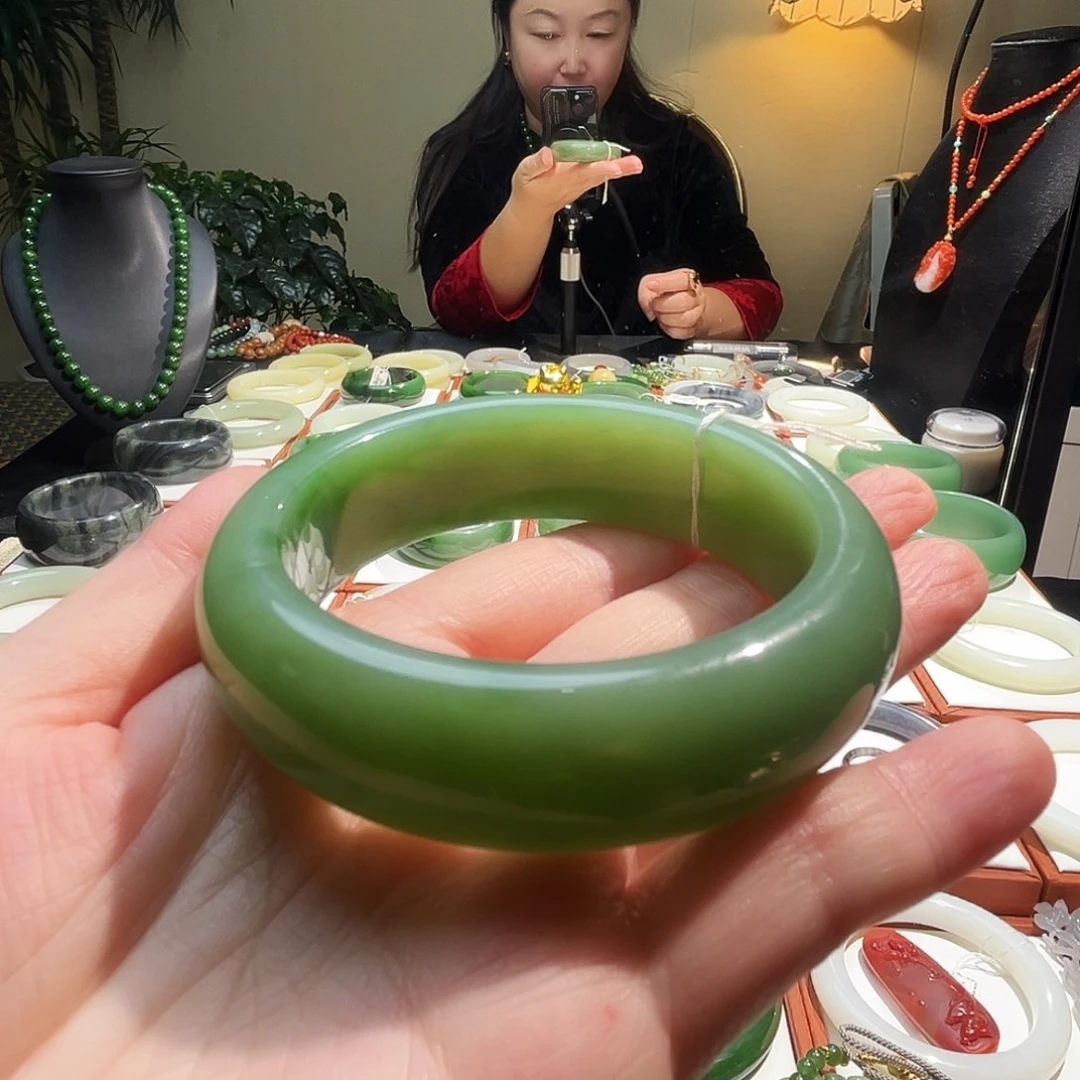 未镶嵌手链和田玉天**伦